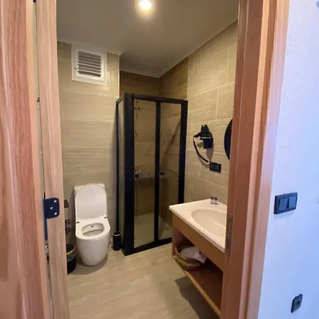 Perlina Kuecuekkoey *